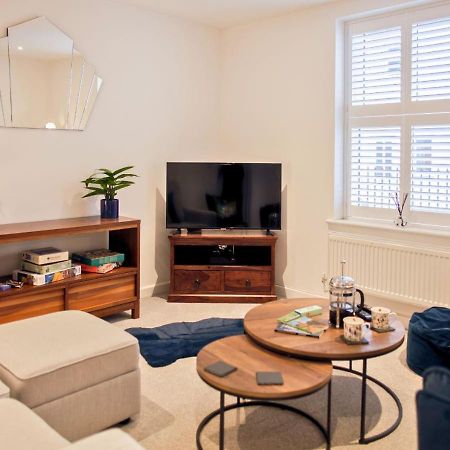 Villa Stunning 2 Bed With Private Patio And Free Parking Cheltenham Esterno foto