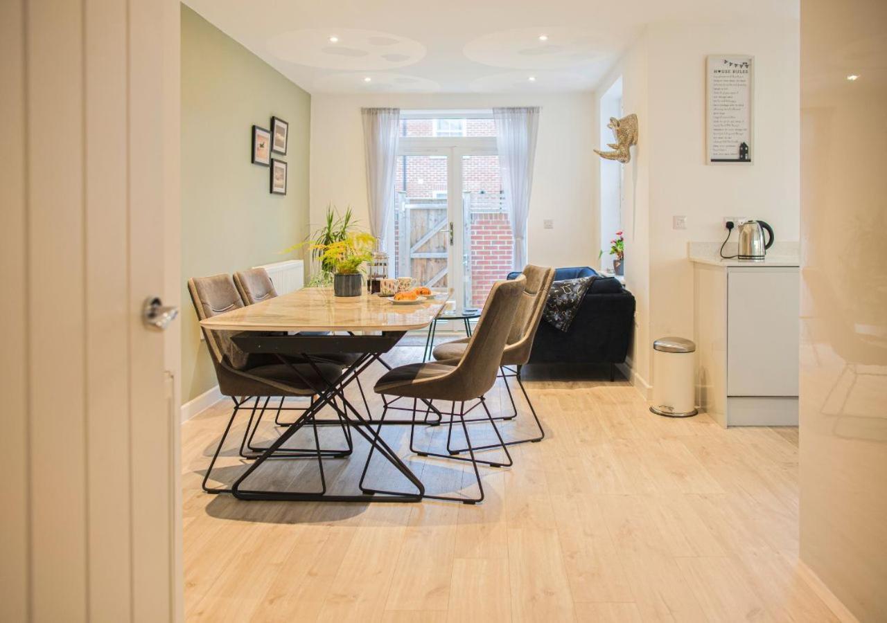 Villa Stunning 2 Bed With Private Patio And Free Parking Cheltenham Esterno foto